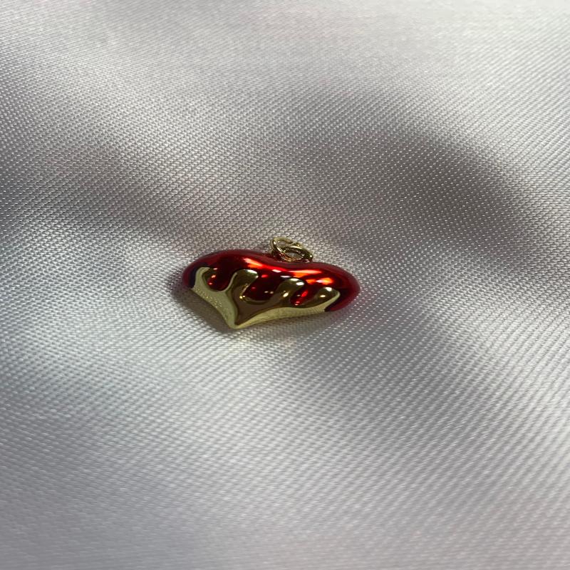 DIJE DE CORAZON ROJO Y DORADO