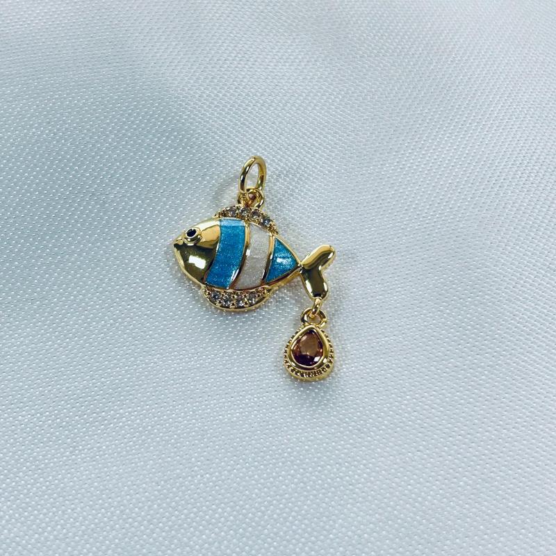 DIJE DE PEZ CELESTE Y BLANCO