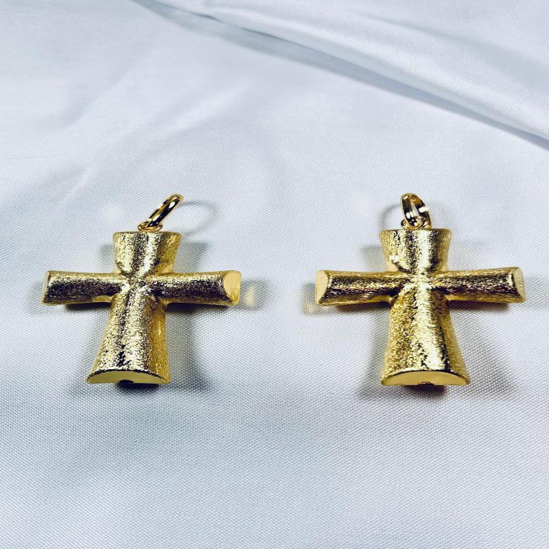 DIJE DE CRUZ DORADA GRANDE